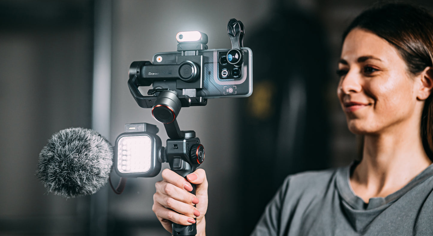 Hohem iSteady M6 Kit - premium gimbal with light and AI sensor