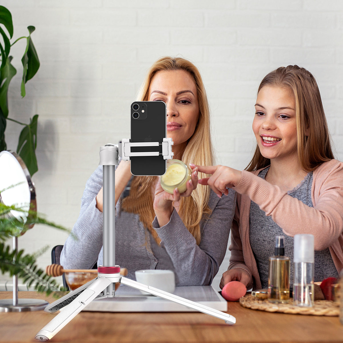 Ulanzi MT-44 Selfie Stick Tripod for Phone and Camera - 146cm - White