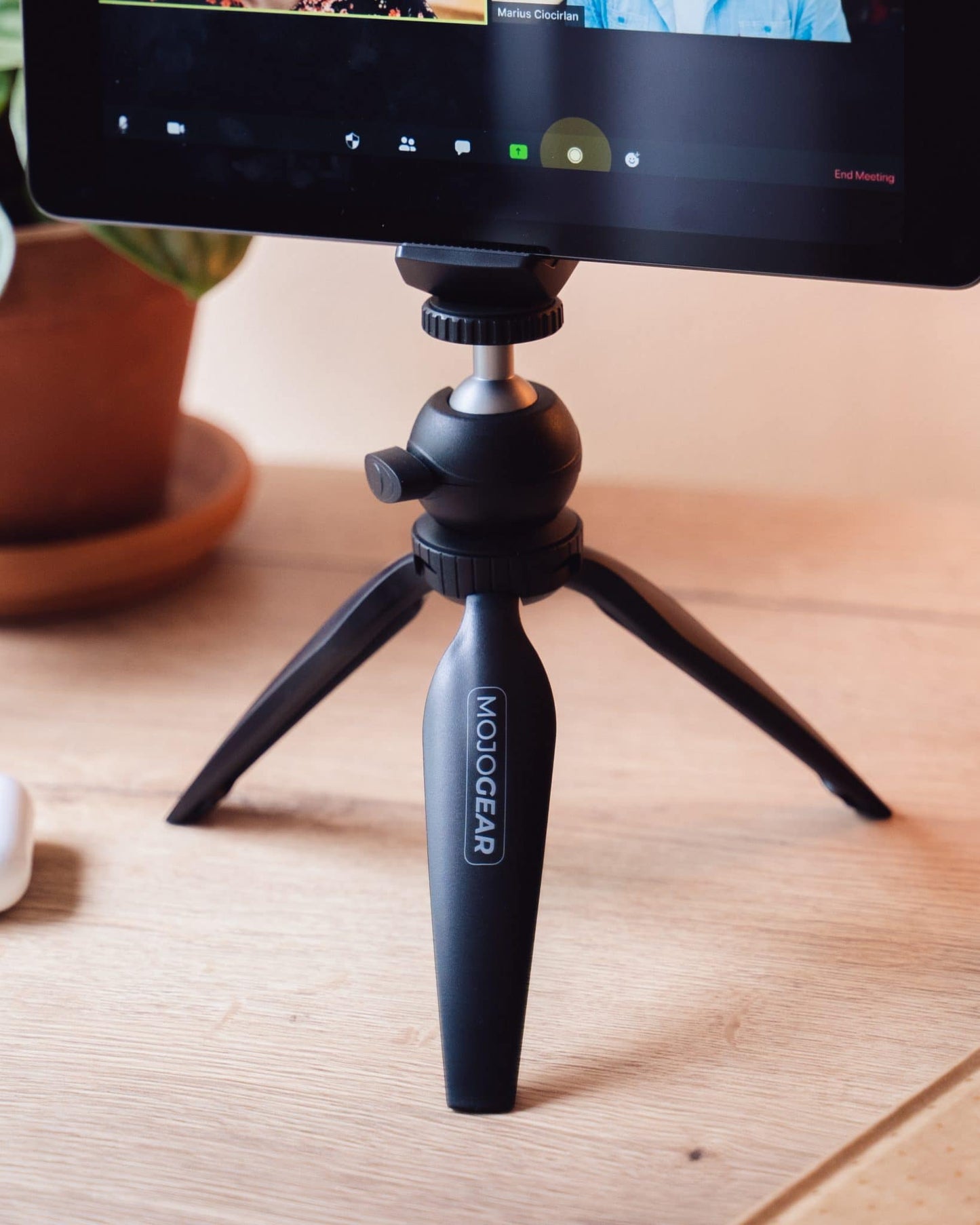 Home office set for tablet/iPad & smartphone: adjustable tabletop tripod + holder for smartphone & tablet