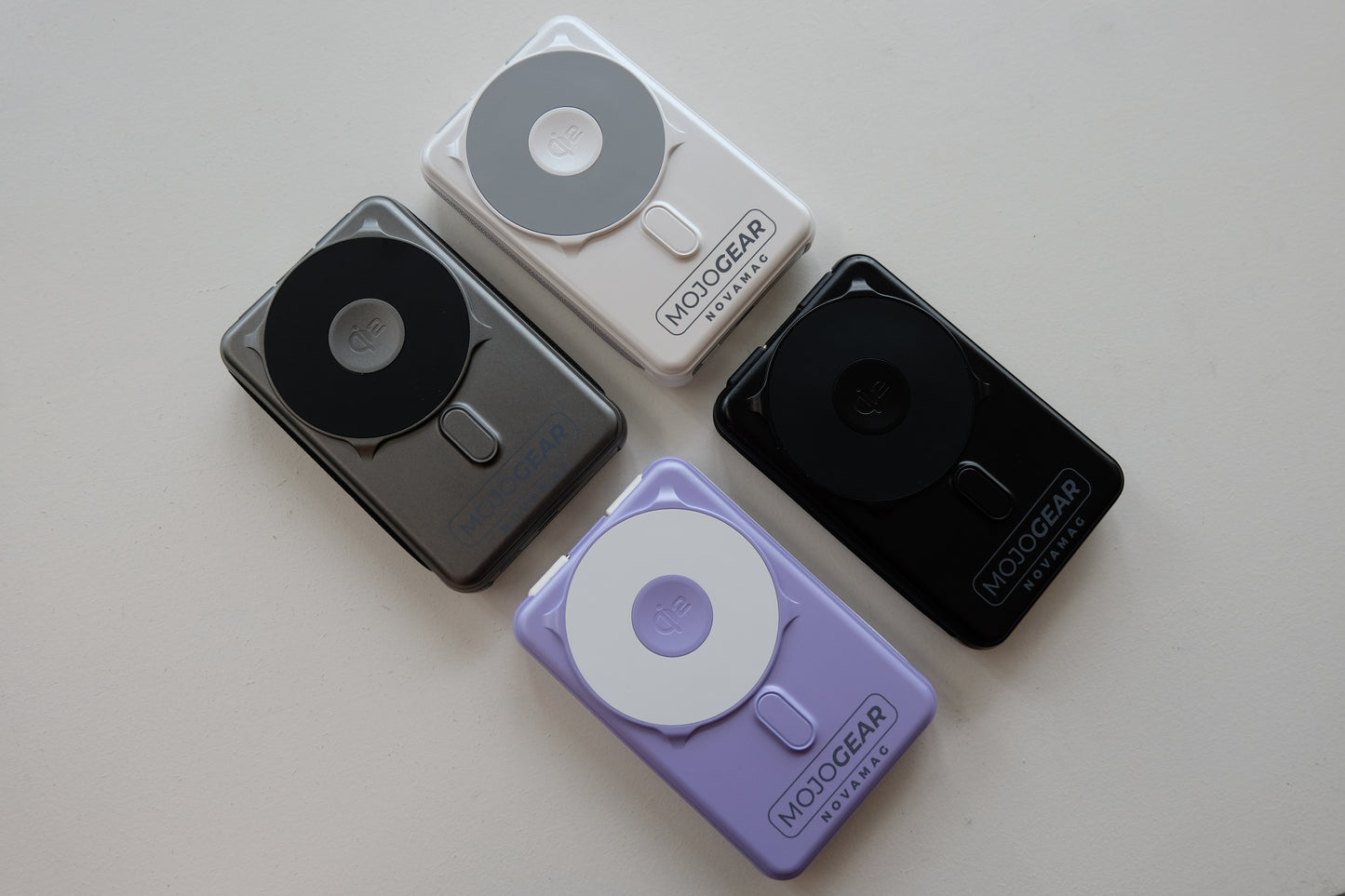 MOJOGEAR NovaMag All-in-1 Powerbank 10.000 mAh – Draadloos Qi2 & ingebouwde kabels – Zwart - Powerbanks