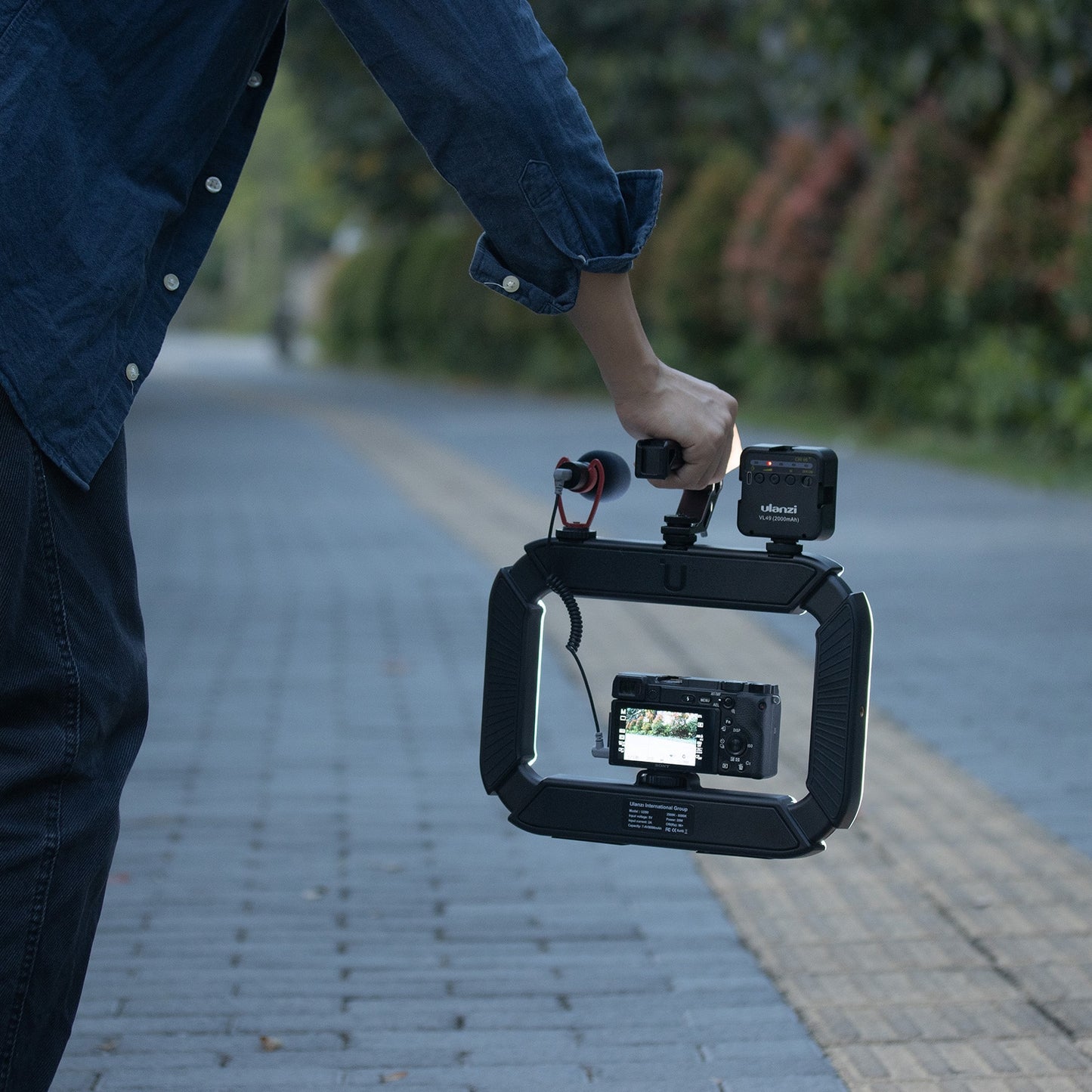 Ulanzi U200 Ringlamp Video Rig - with phone holder and built-in power bank