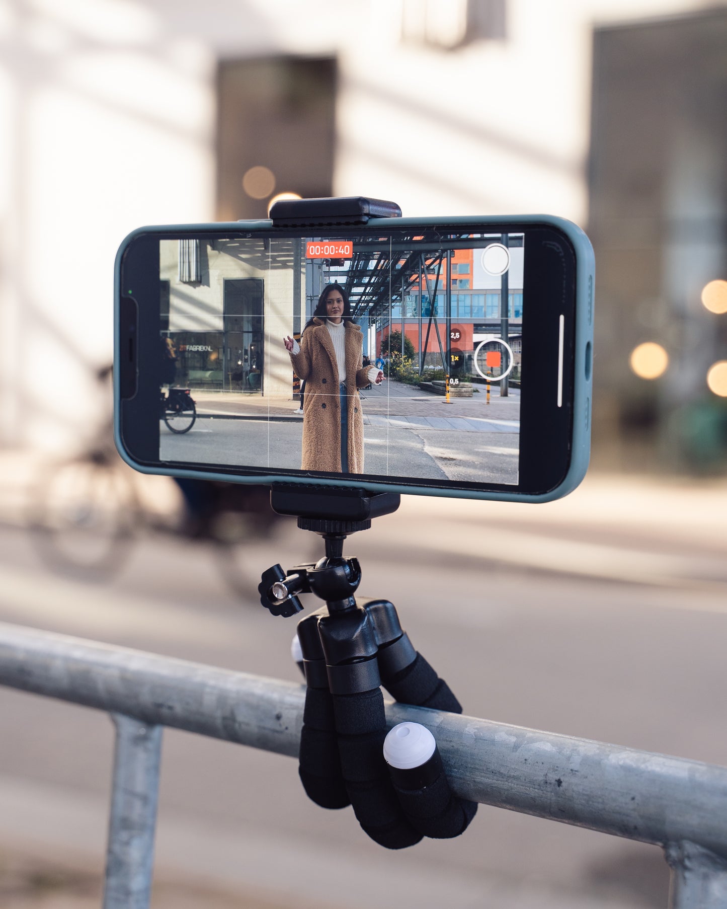 Flexible mini tripod with foam rubber legs