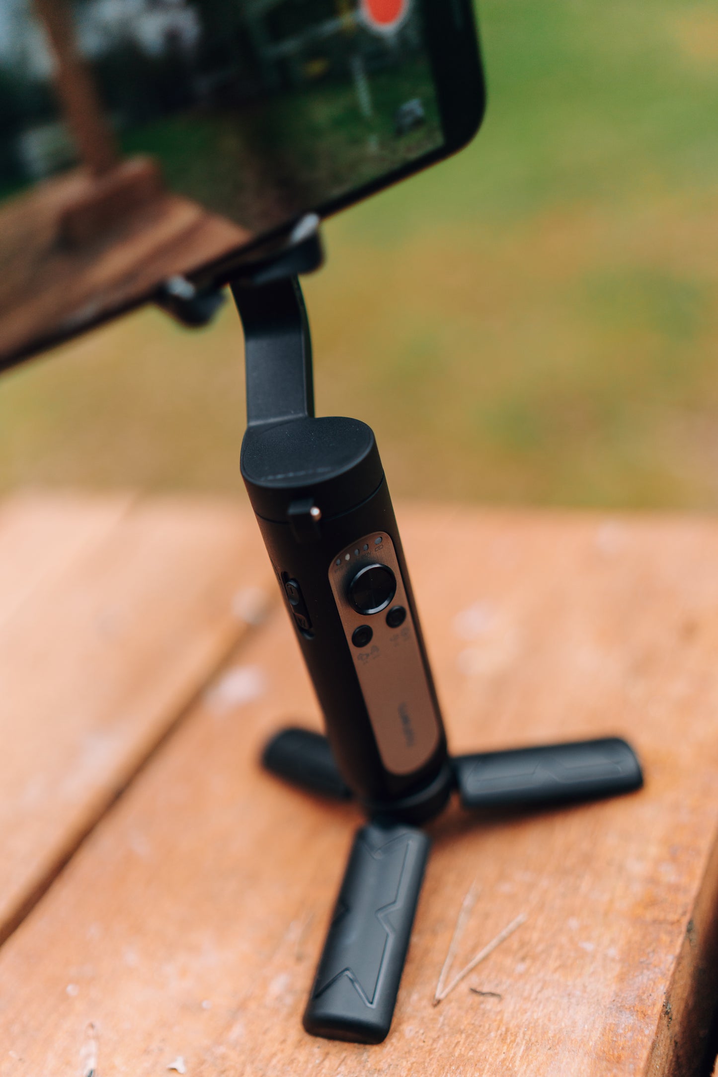 Hohem iSteady V2S smartphone gimbal met AI-sensor en lampje - Gimbals