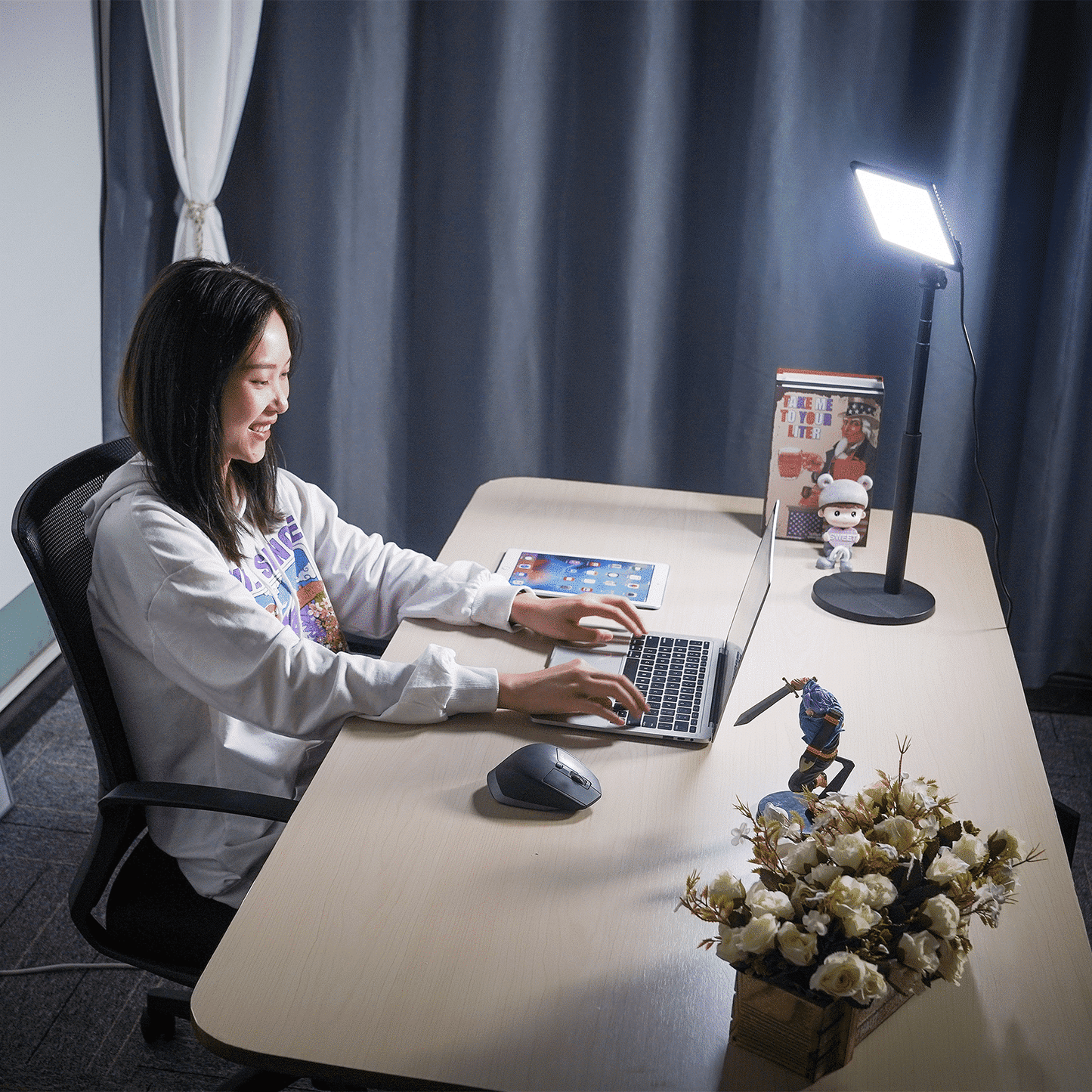 VIJIM K3 Desktop LED video light for streaming, YouTube and video calling