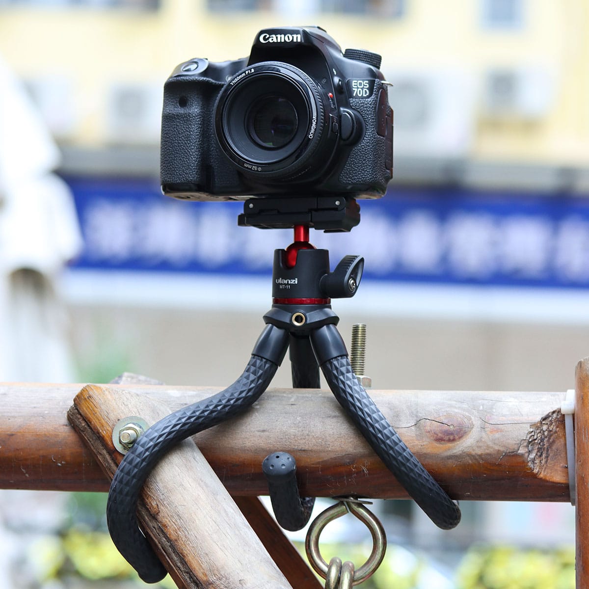 Ulanzi MT-11 flexible tripod XL with extra sturdy legs and built-in phone holder