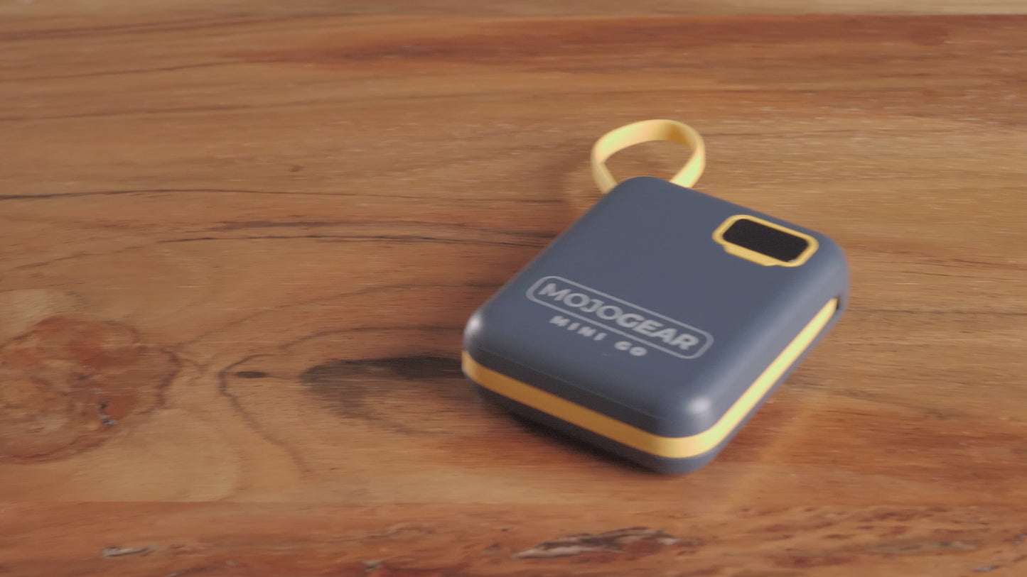 MOJOGEAR MINI GO 10,000mAh power bank with cables - Blue